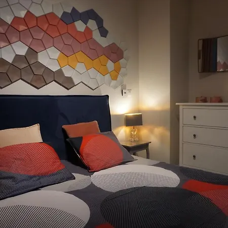 Zakatek Z Ogrodkiem I Miejscem W Garazu Podziemnym アパート