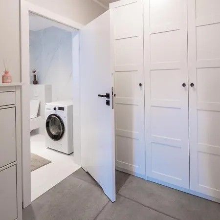 Apartment Zakatek Z Ogrodkiem I Miejscem W Garazu Podziemnym
