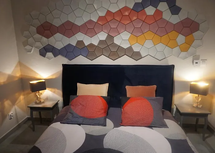 Zakatek Z Ogrodkiem I Miejscem W Garazu Podziemnym