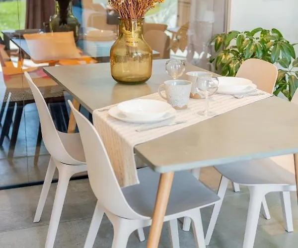 Zakatek Z Ogrodkiem I Miejscem W Garazu Podziemnym Διαμέρισμα Μπιέλσκο-Μπιάλα