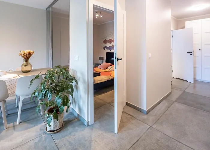 Zakatek Z Ogrodkiem I Miejscem W Garazu Podziemnym Μπιέλσκο-Μπιάλα