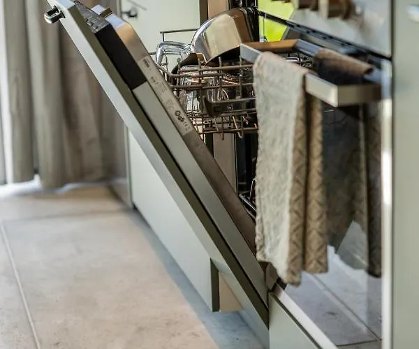 Zakatek Z Ogrodkiem I Miejscem W Garazu Podziemnym Διαμέρισμα *