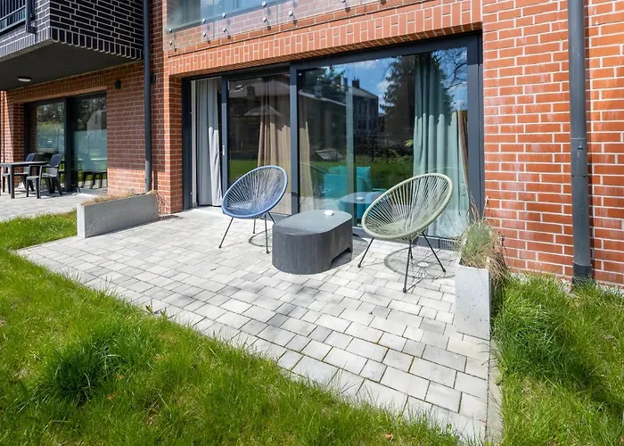 Zakatek Z Ogrodkiem I Miejscem W Garazu Podziemnym Διαμέρισμα