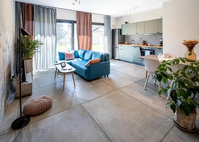 Zakatek Z Ogrodkiem I Miejscem W Garazu Podziemnym *