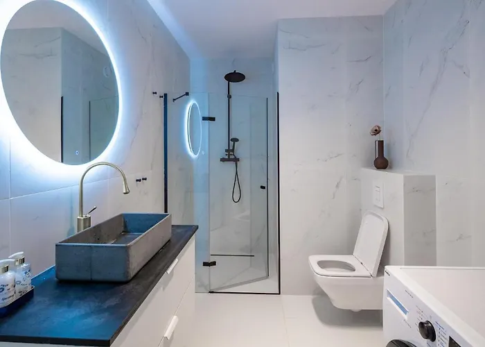 Zakatek Z Ogrodkiem I Miejscem W Garazu Podziemnym Μπιέλσκο-Μπιάλα